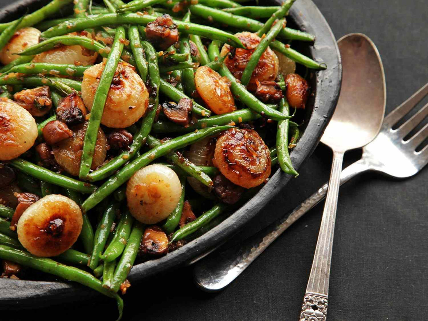 SWEET CHILI GREEN BEANS & SHROOMS